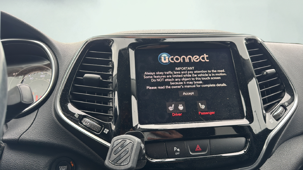 Used 2019 White Jeep Limited image 18