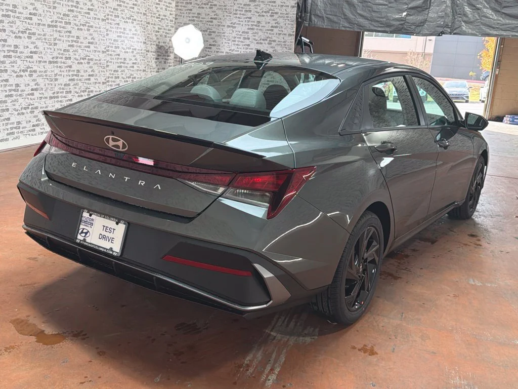 New 2026 Amazon Gray Hyundai SEL Sport Plus image 7