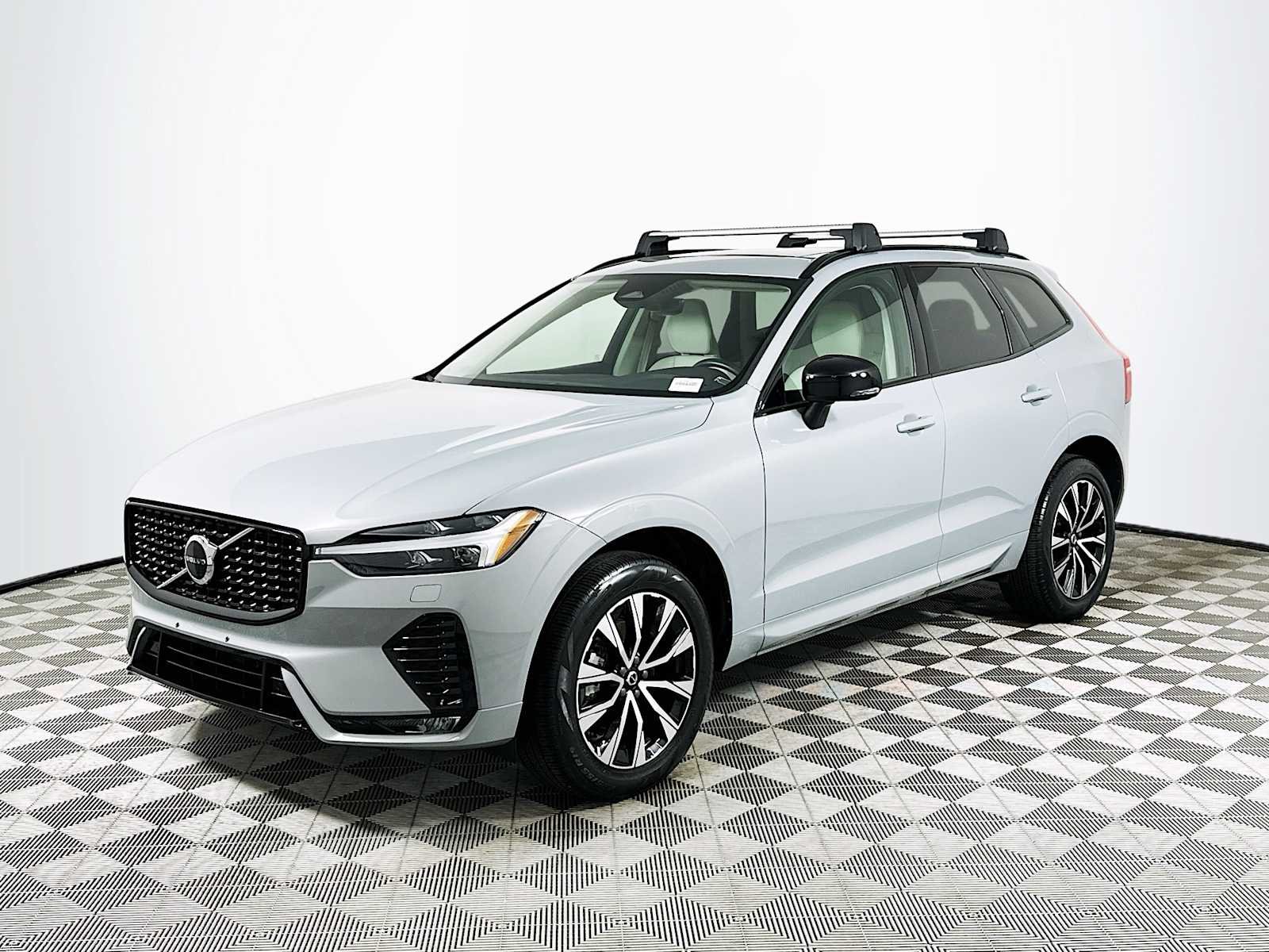 Certified Used 2024 Vapour Grey Volvo Core image 3