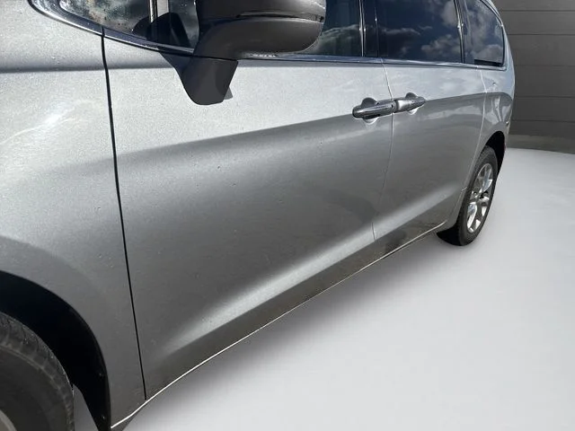 Used 2021 Silver Chrysler Touring L image 22