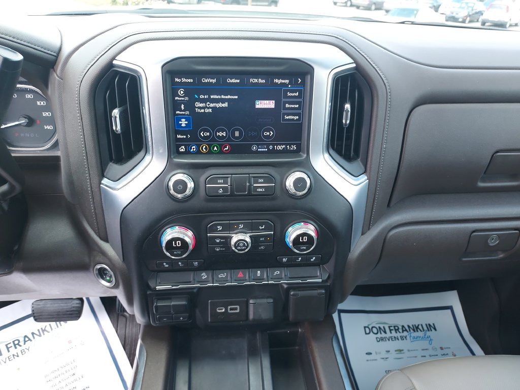 Used 2022 White GMC SLT image 21