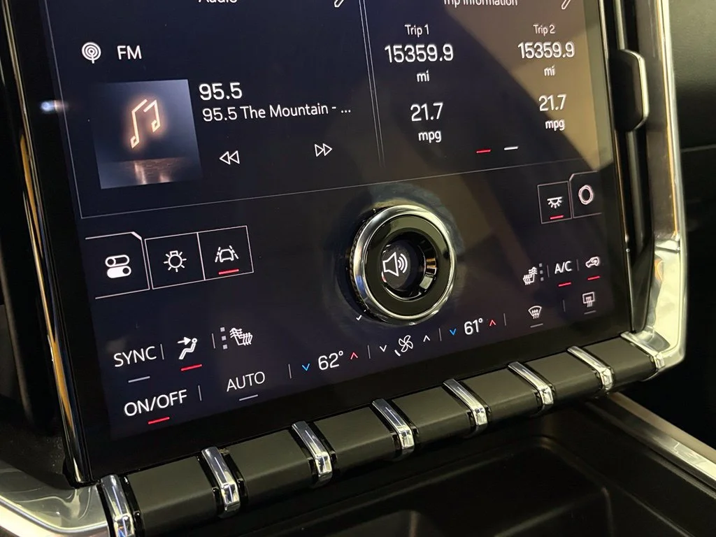 Used 2026 White GMC Elevation image 28