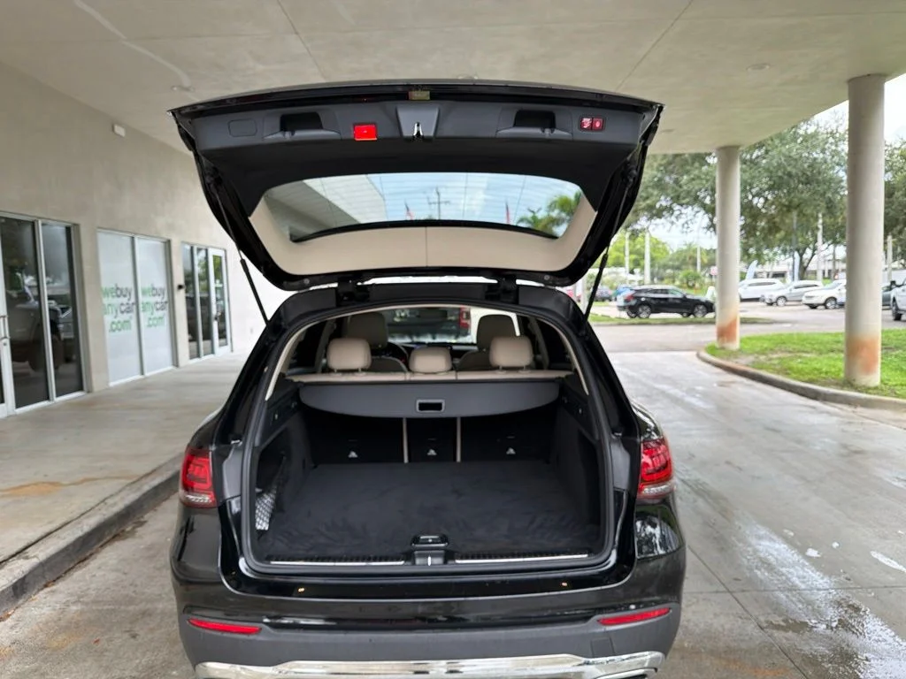 Used 2020 Black Mercedes-Benz GLC 300 image 39