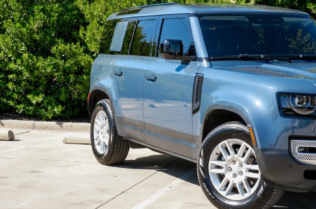 Certified Used 2025 Tasman Blue Metallic Land Rover S image 7