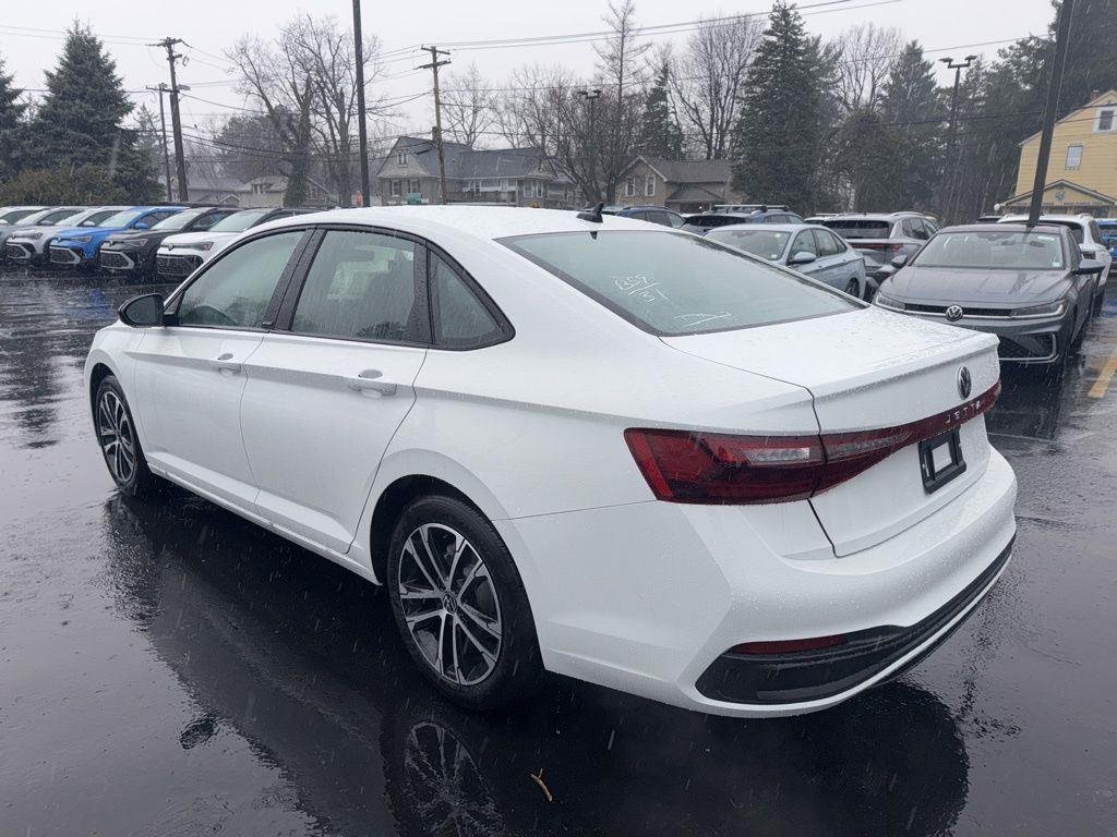 New 2026 Pure White Volkswagen 1.5T Sport image 2