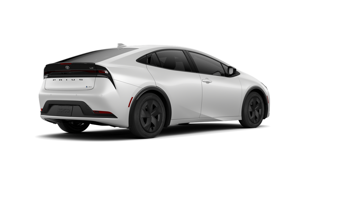 New 2026 Wind Chill Pearl Toyota LE image 32