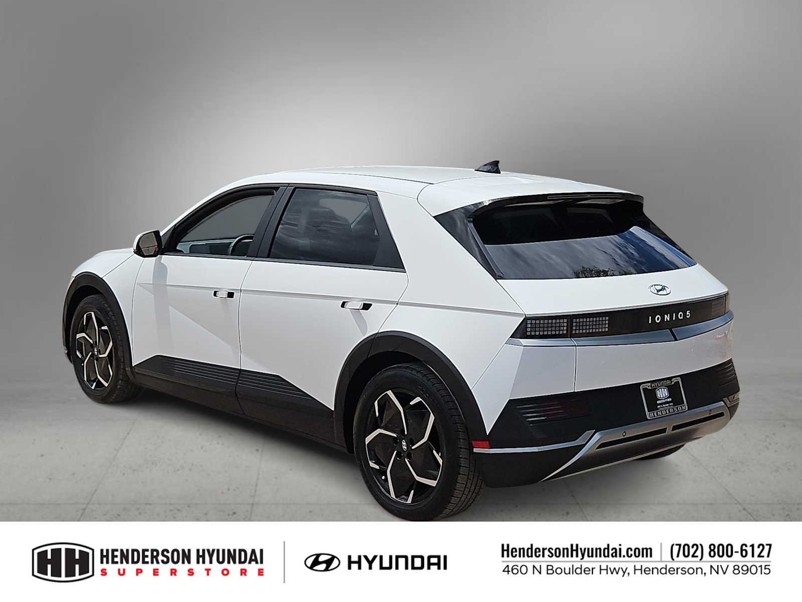 Used 2024 Atlas White Hyundai SEL image 6