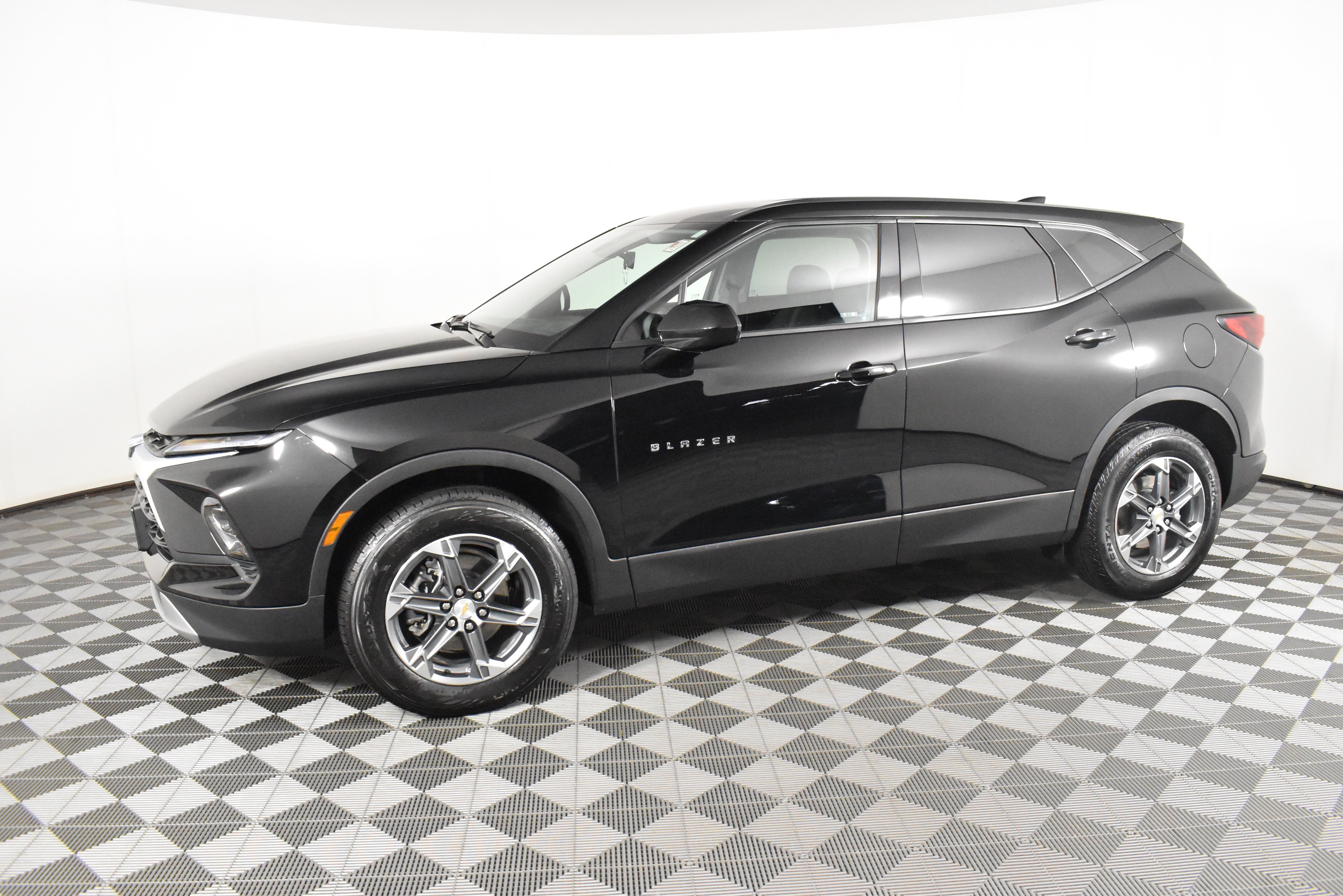 2025 Chevrolet Blazer 2LT - Photo 9