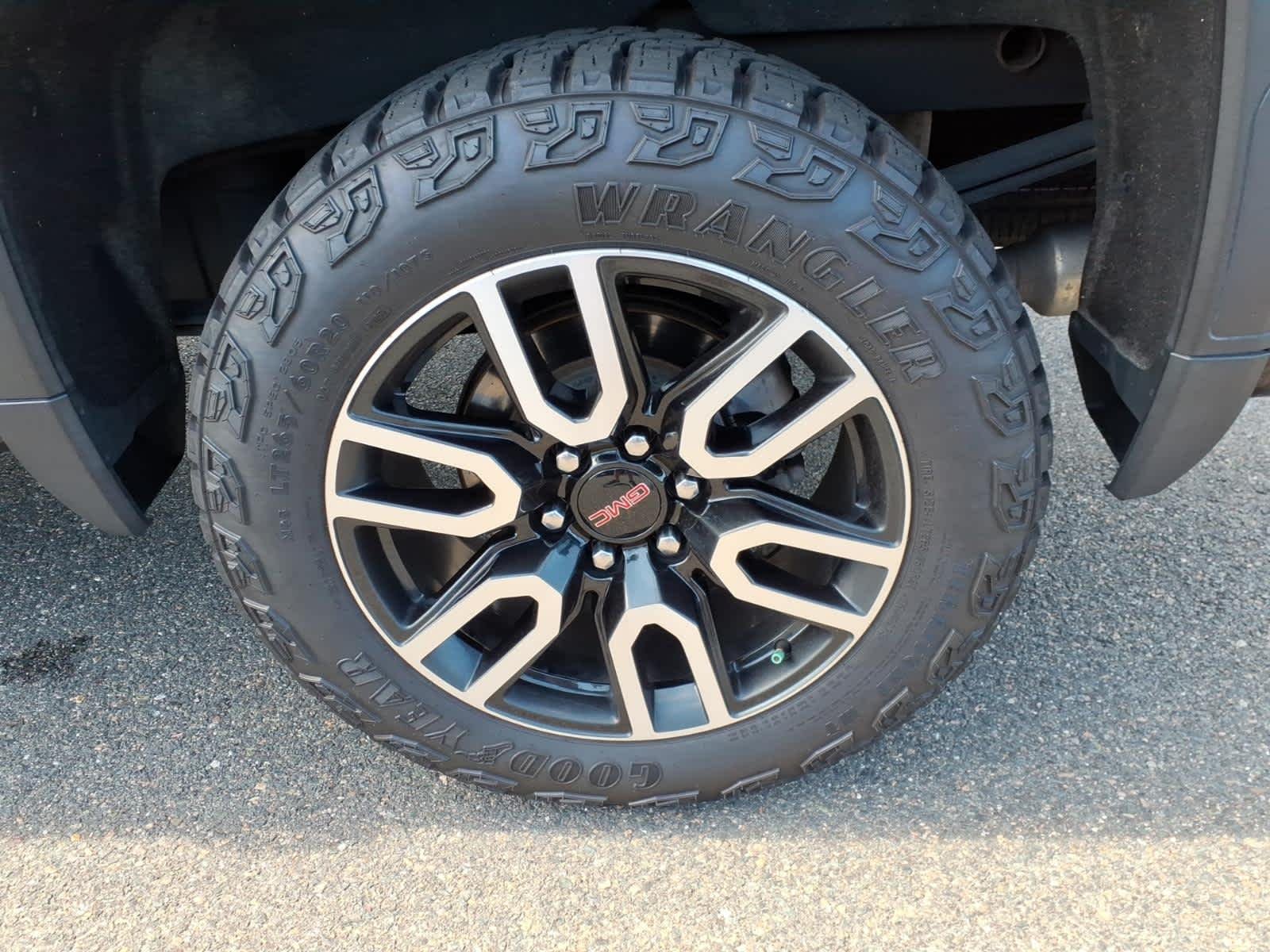 Used 2022 Ebony Twilight Metallic GMC AT4 image 9