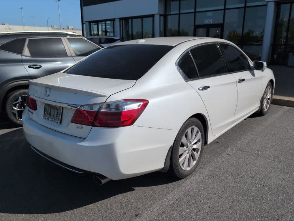 Used 2014 White Honda EX-L image 4