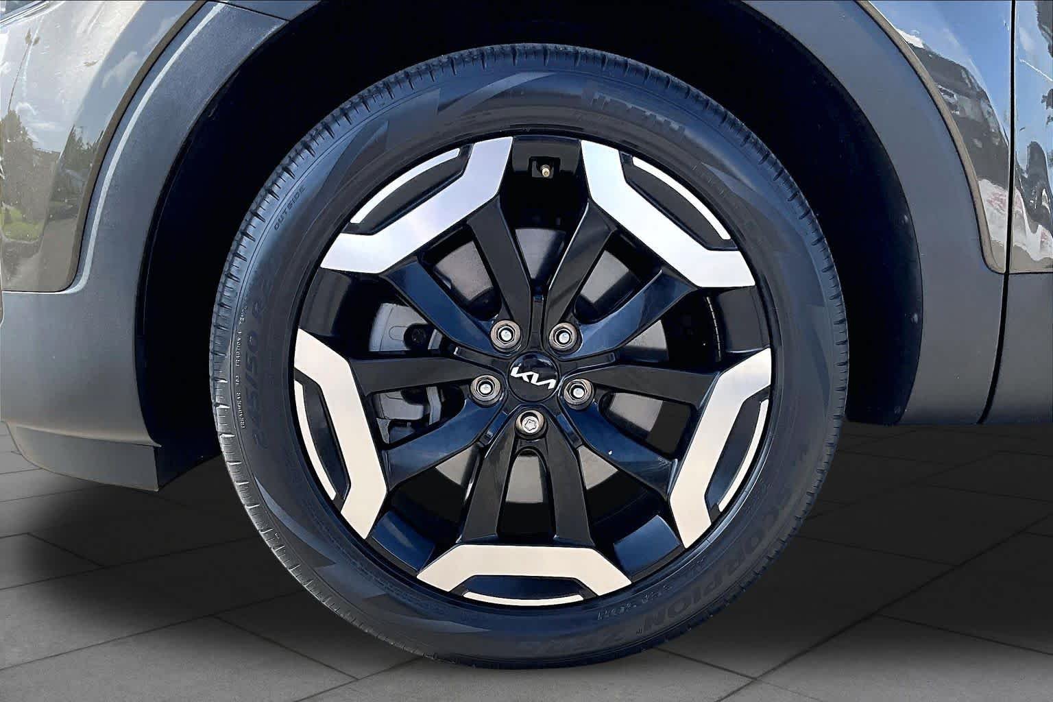 Used 2023 Dark Moss Kia EX image 9