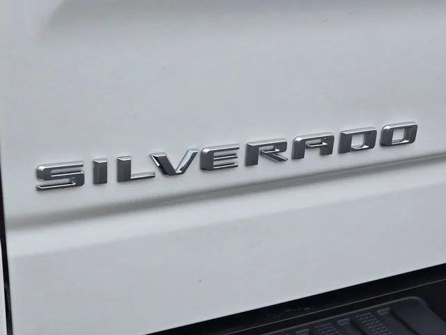 Used 2025 White Chevrolet LT image 18