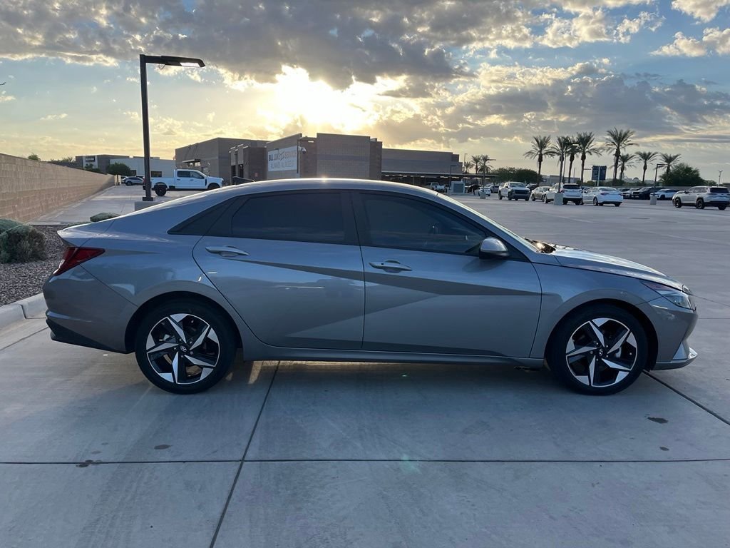 Used 2023  Hyundai SEL image 7