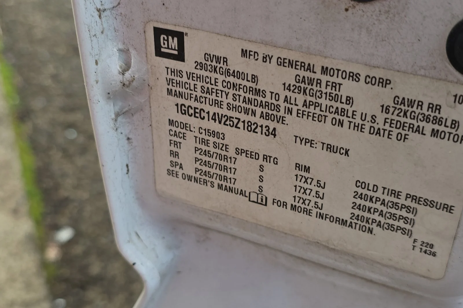Used 2005 Summit White Chevrolet Work Truck image 24