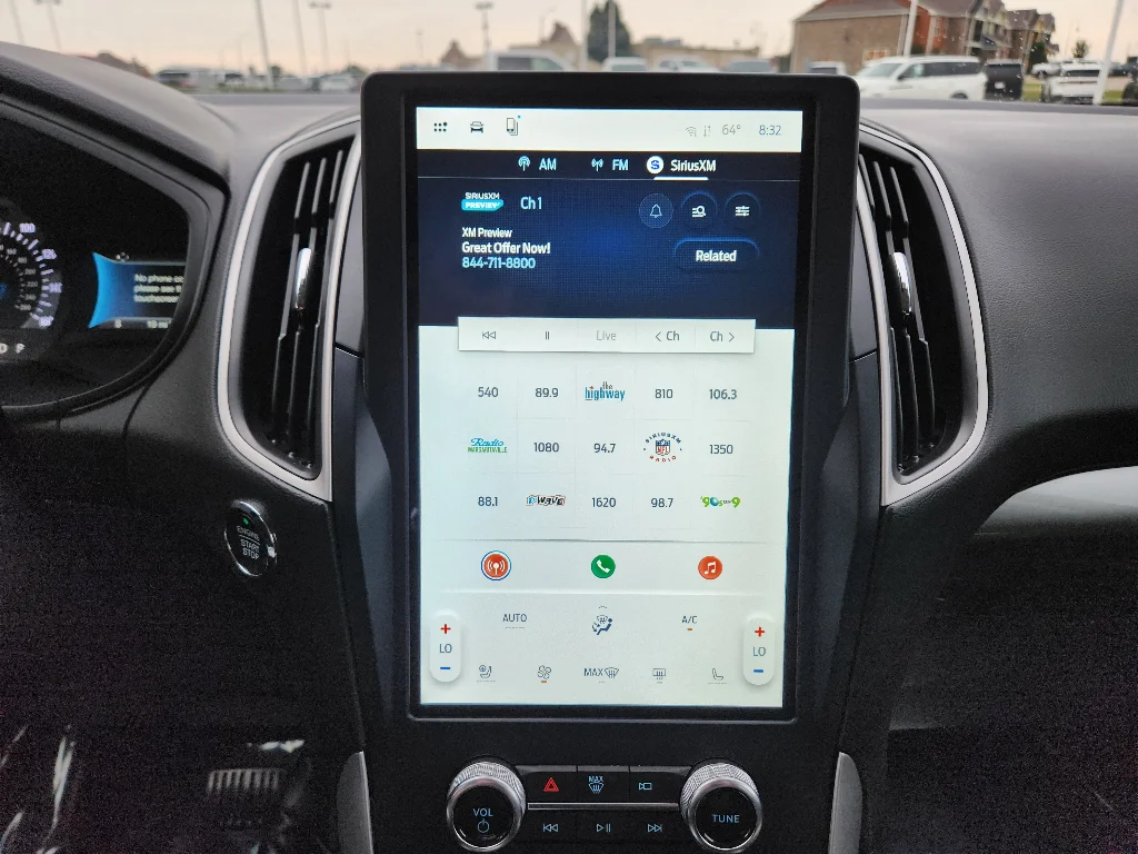 Used 2024 Agate Black Metallic Ford SEL image 16