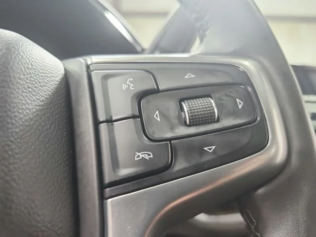 Used 2025 White Chevrolet LT image 23