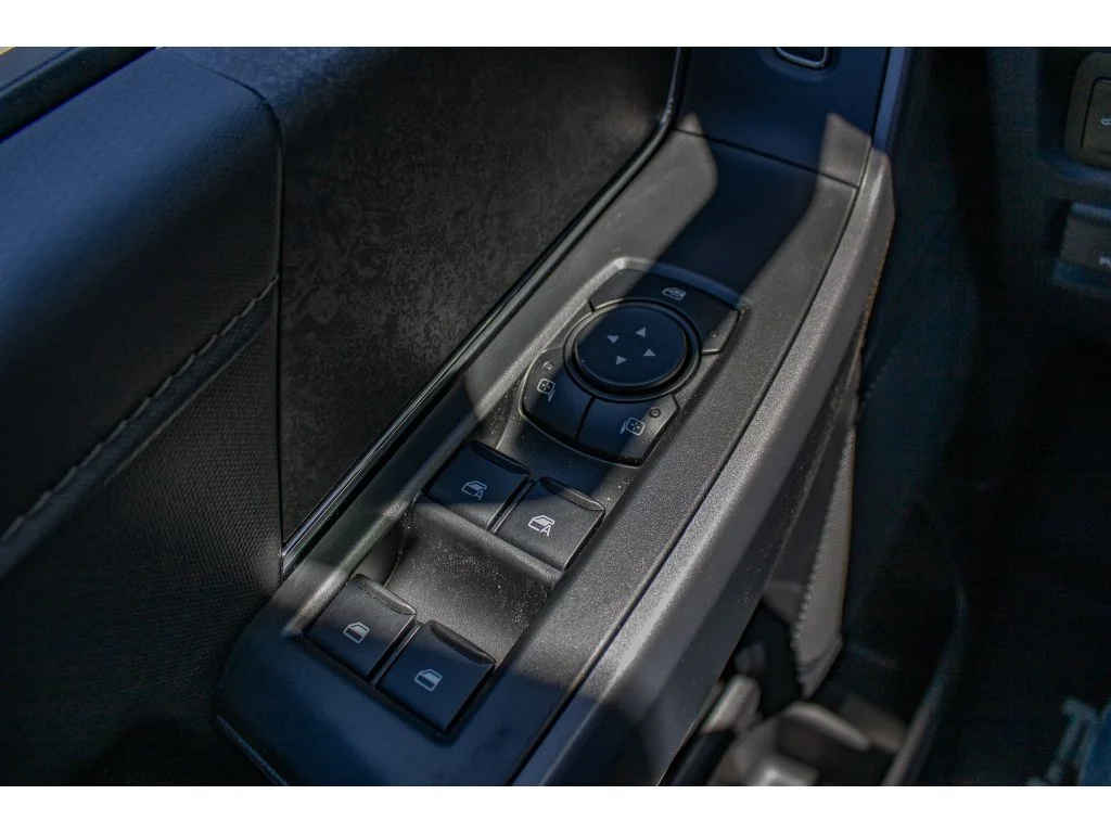 New 2026 CARBONIZED GRAY METALLIC Ford XLT image 41