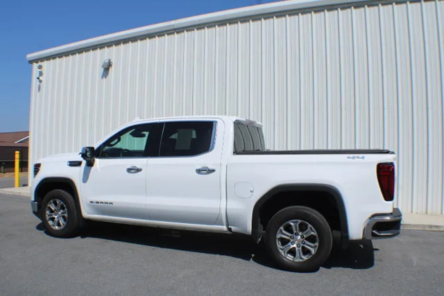 Used 2024 Summit White GMC SLT image 3