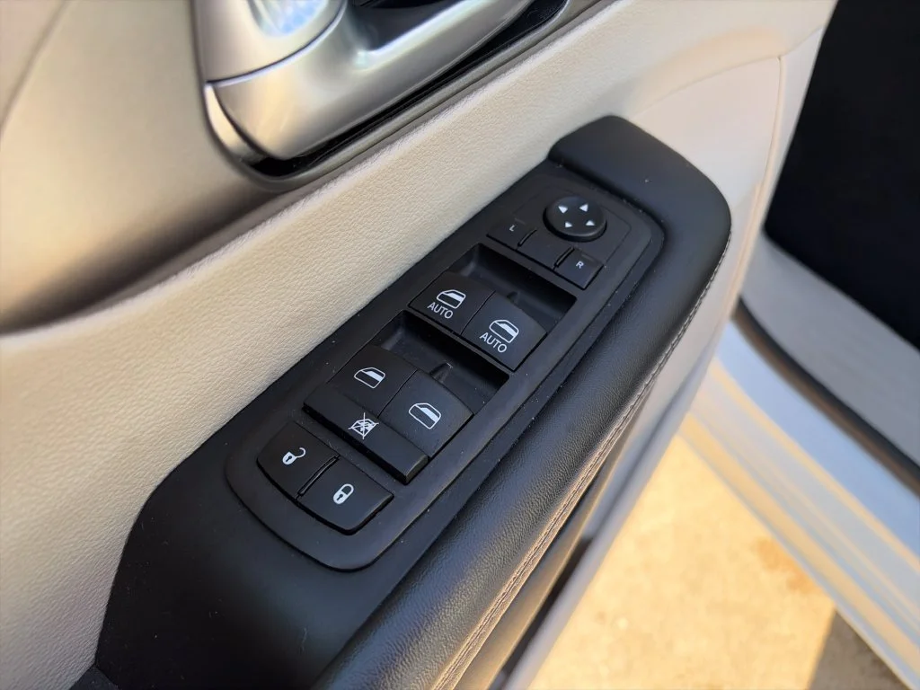 2024 Chrysler Pacifica Touring L - Photo 29