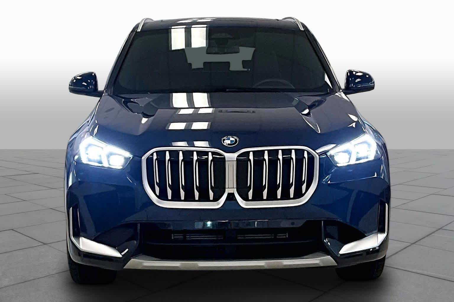 Used 2025 Phytonic Blue Metallic BMW xDrive28i image 3