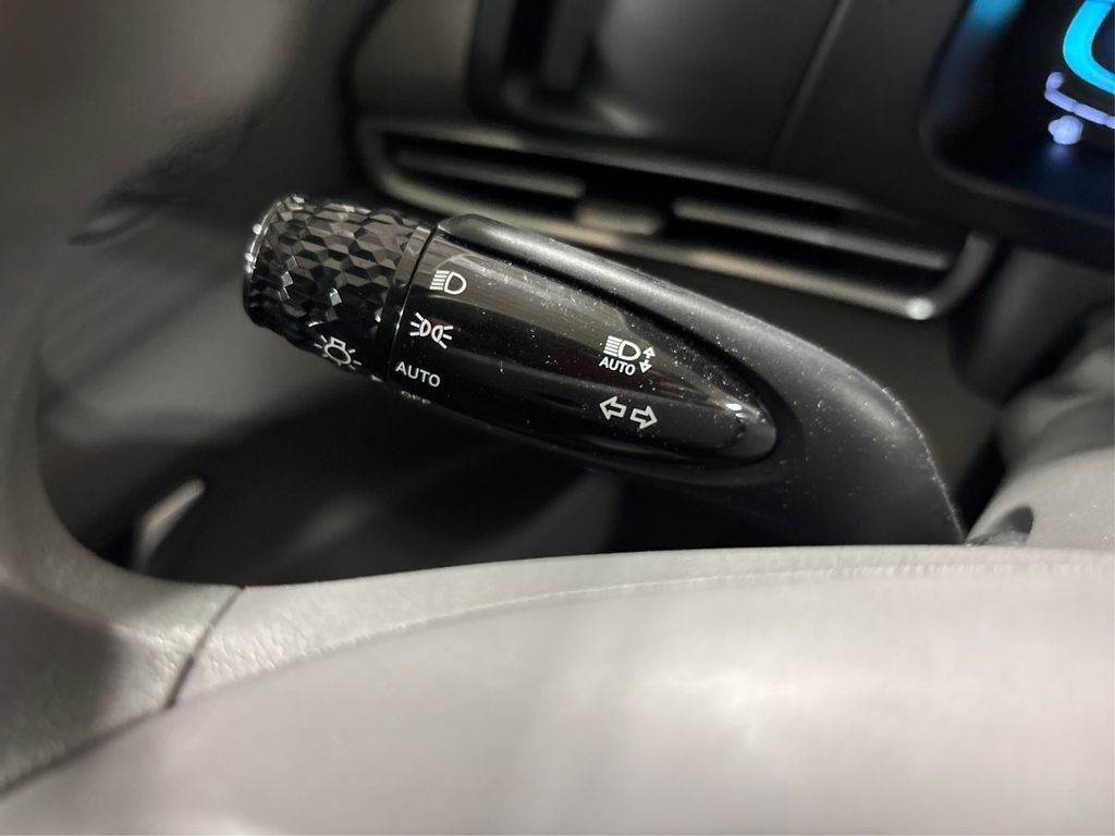 Certified Used 2025 White Hyundai SE image 24