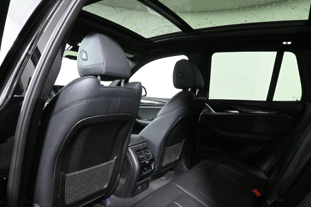 Used 2018 Black BMW xDrive30i image 7