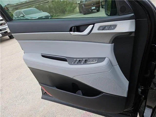 New 2025 Abyss Black Pearl Hyundai SEL Premium image 11