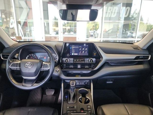 Used 2023 Black Toyota XLE image 19