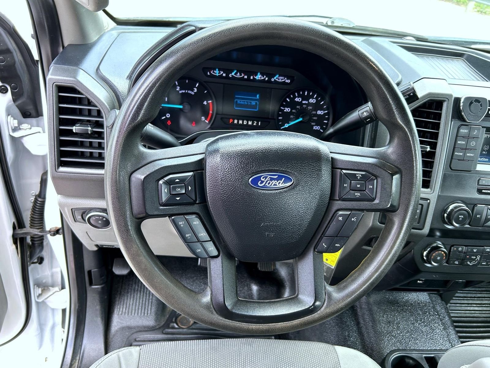 Used 2019 White Ford XL image 11