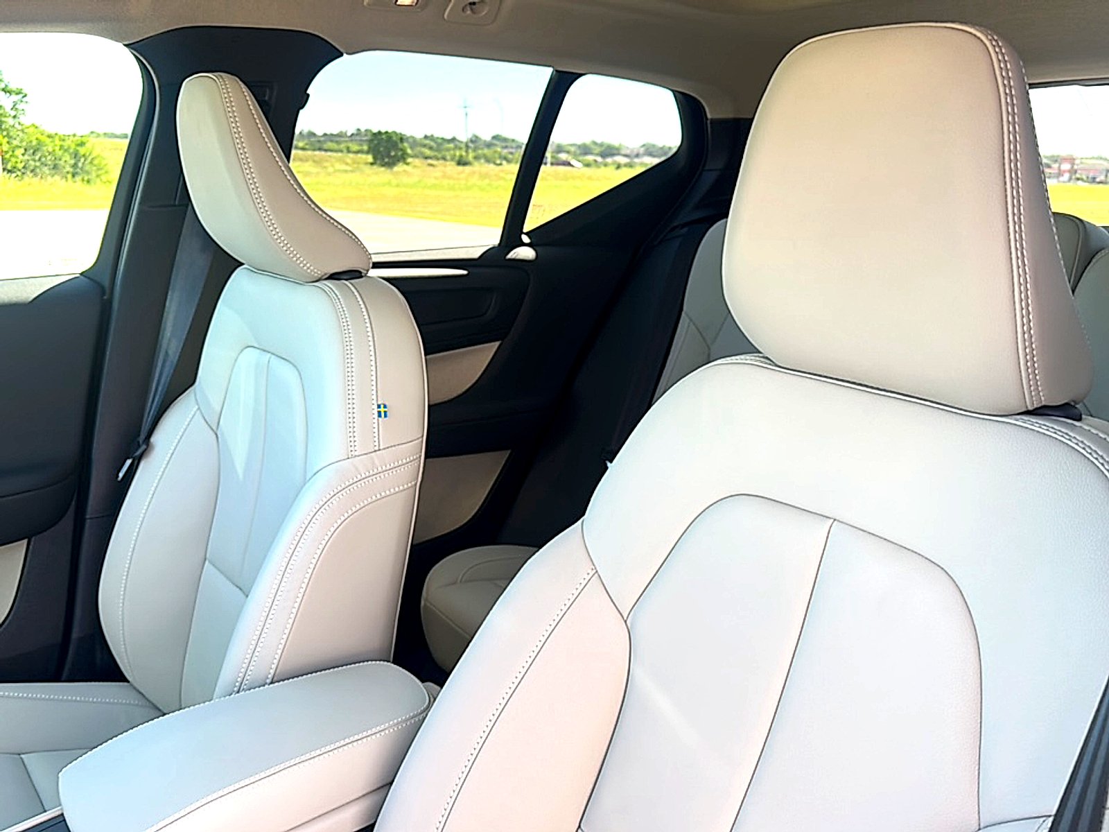 New 2026 Vapour Grey Volvo Plus image 11