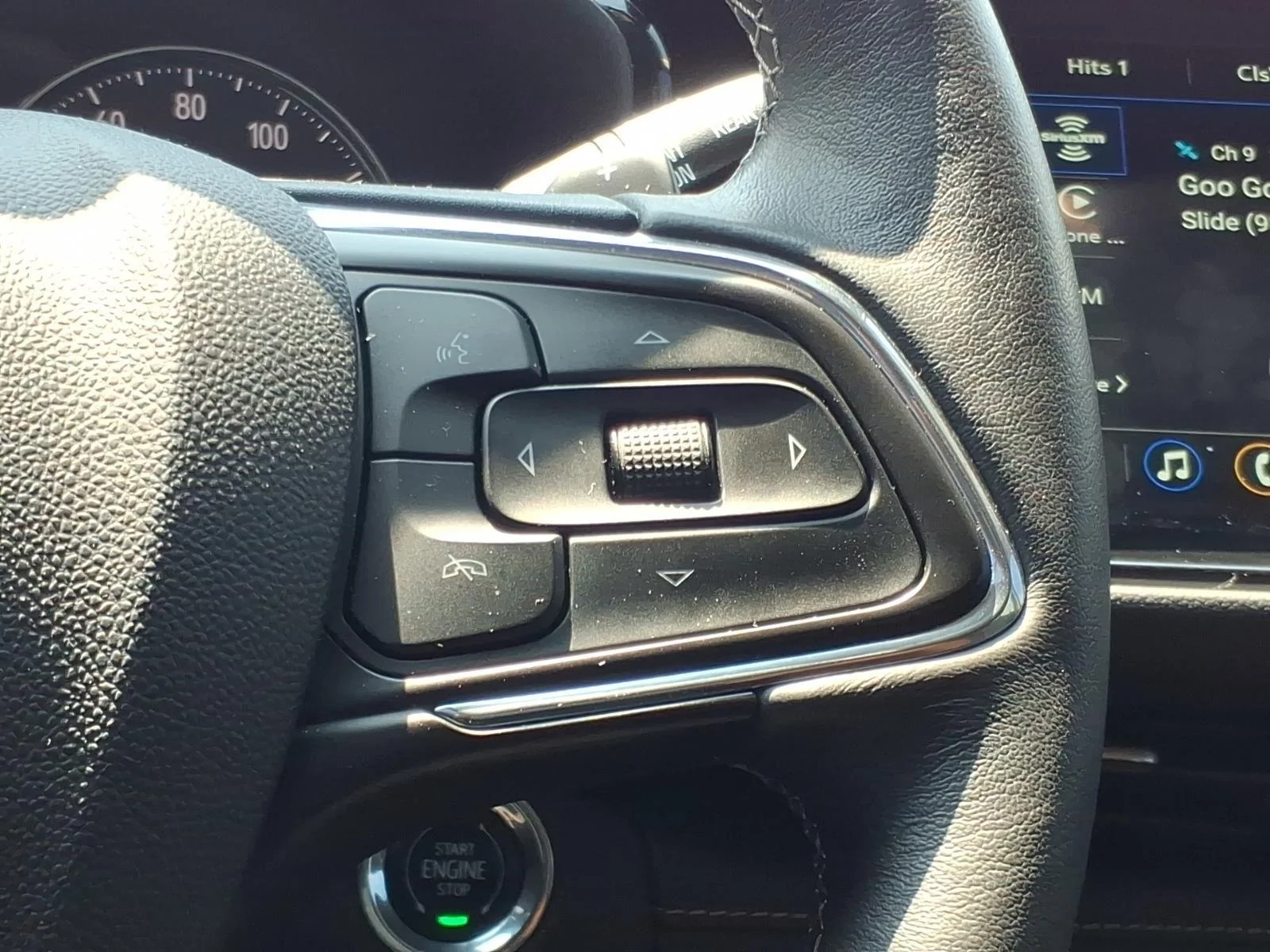 Used 2023 Ebony Twilight Metallic Buick Avenir image 29