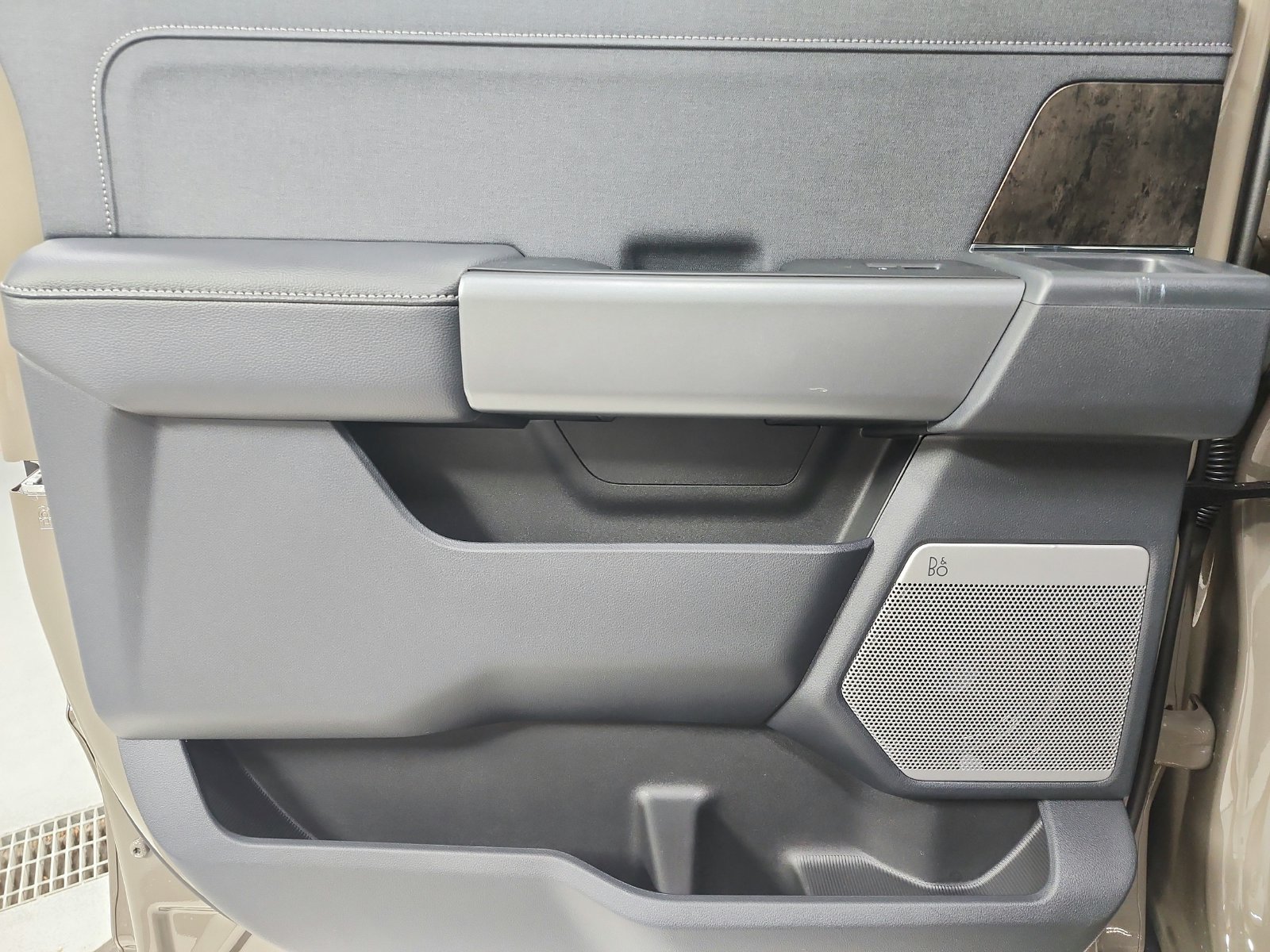New 2027 Marsh Gray Metallic Ford F-250® Lariat® image 39
