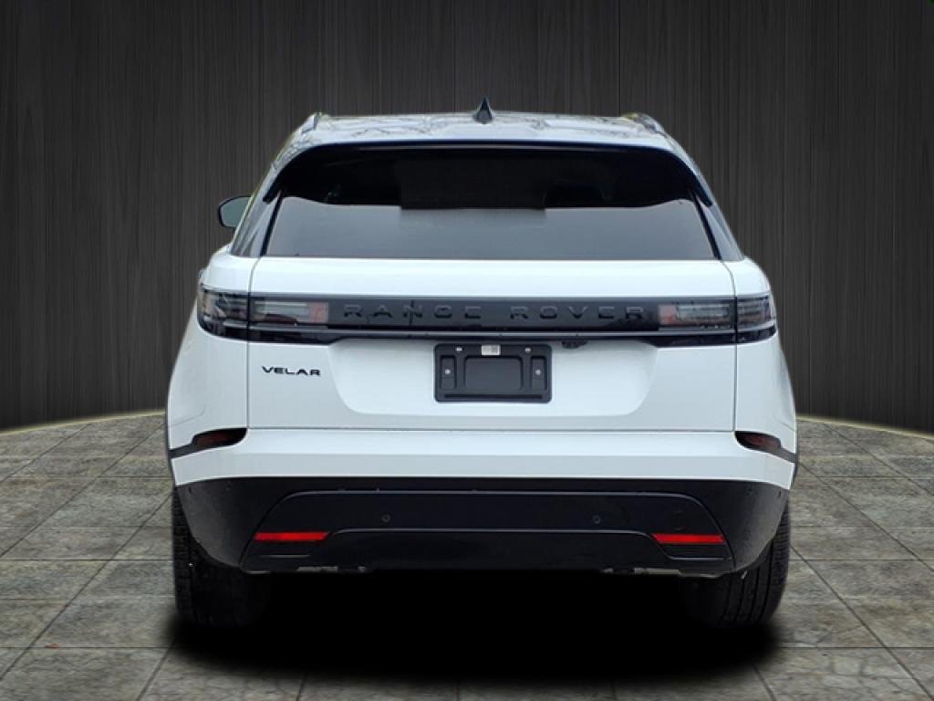 New 2026 Fuji White LAND ROVER Dynamic SE image 3