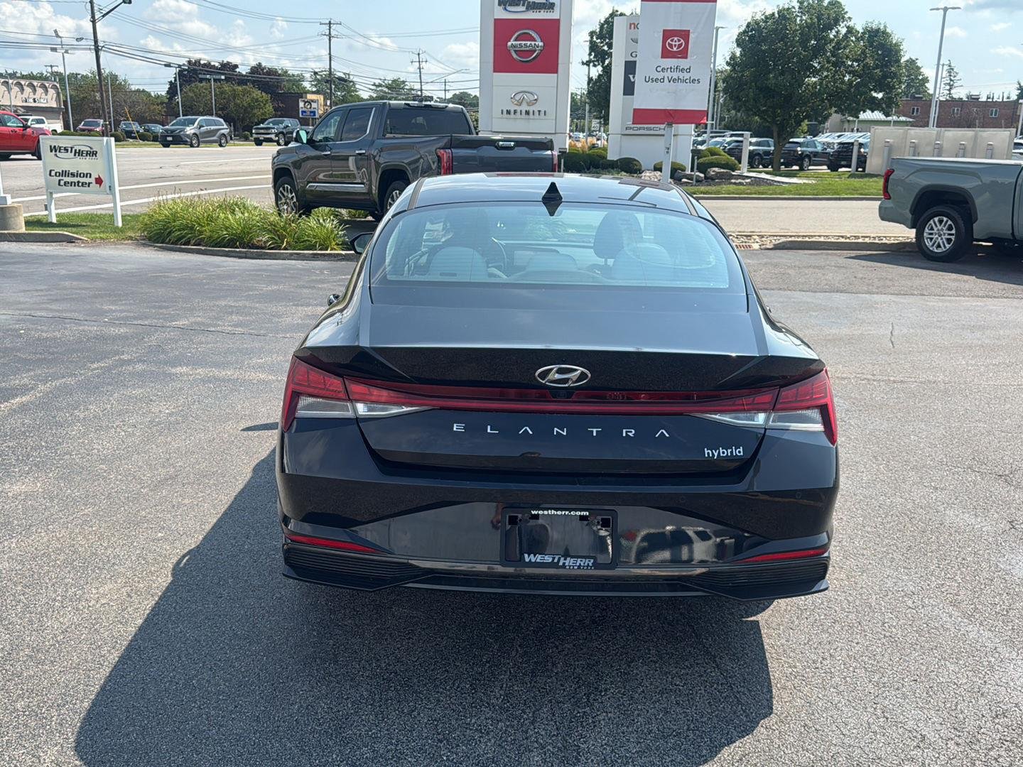 Used 2023 Onyx Black Hyundai Limited image 5