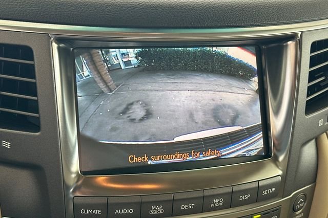 Used 2011 White Lexus 570 image 25