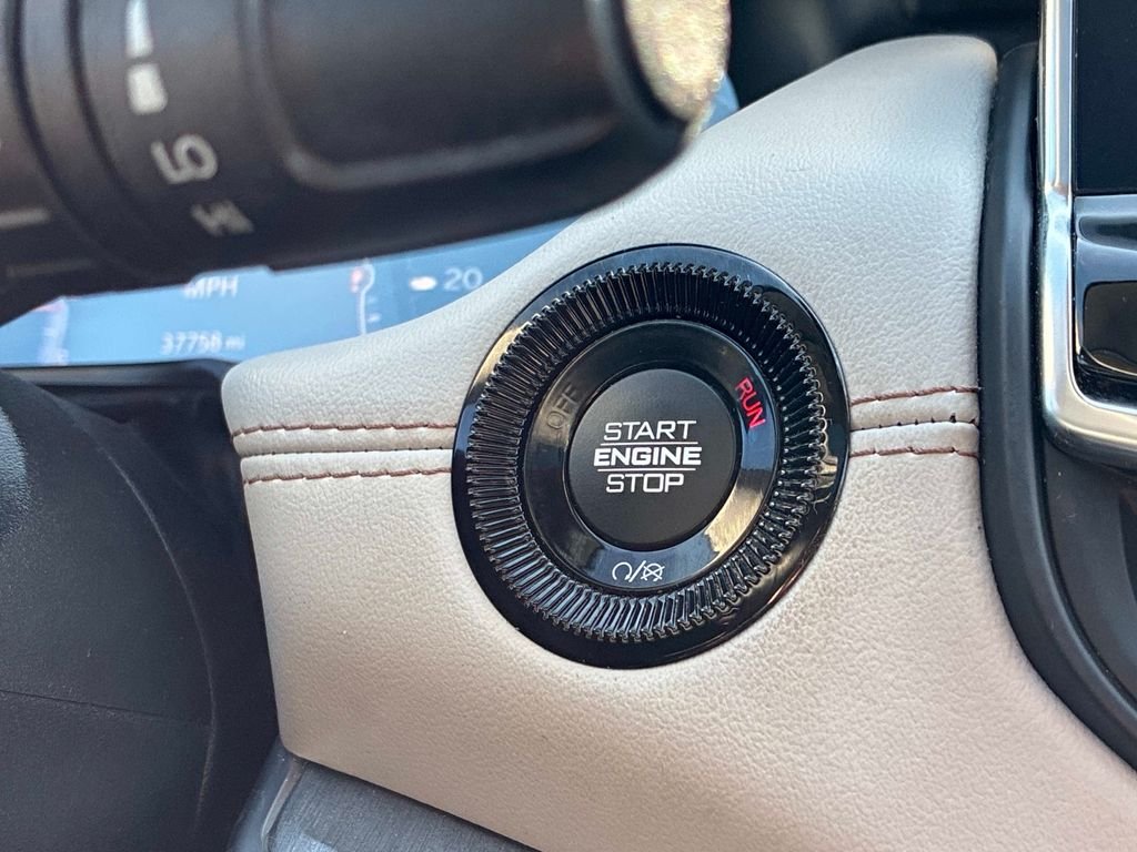 Used 2022 White Jeep Limited image 28