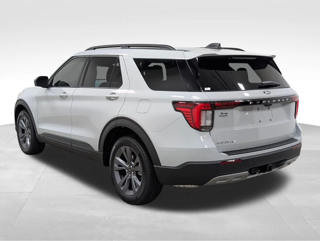 New 2027 Avalanche Gray Ford Active image 23