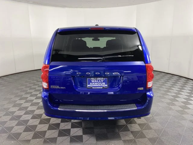 Used 2018 Blue Dodge SE image 7