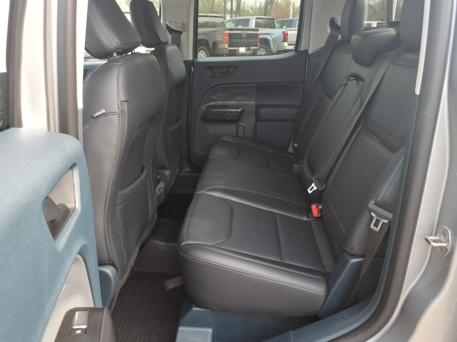 Used 2024 Iconic Silver Metallic Ford LARIAT image 24