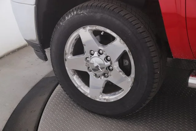 Used 2014 Red Chevrolet LT image 13
