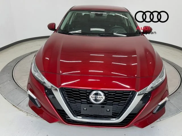 Used 2021 Red Nissan 2.5 SV image 2