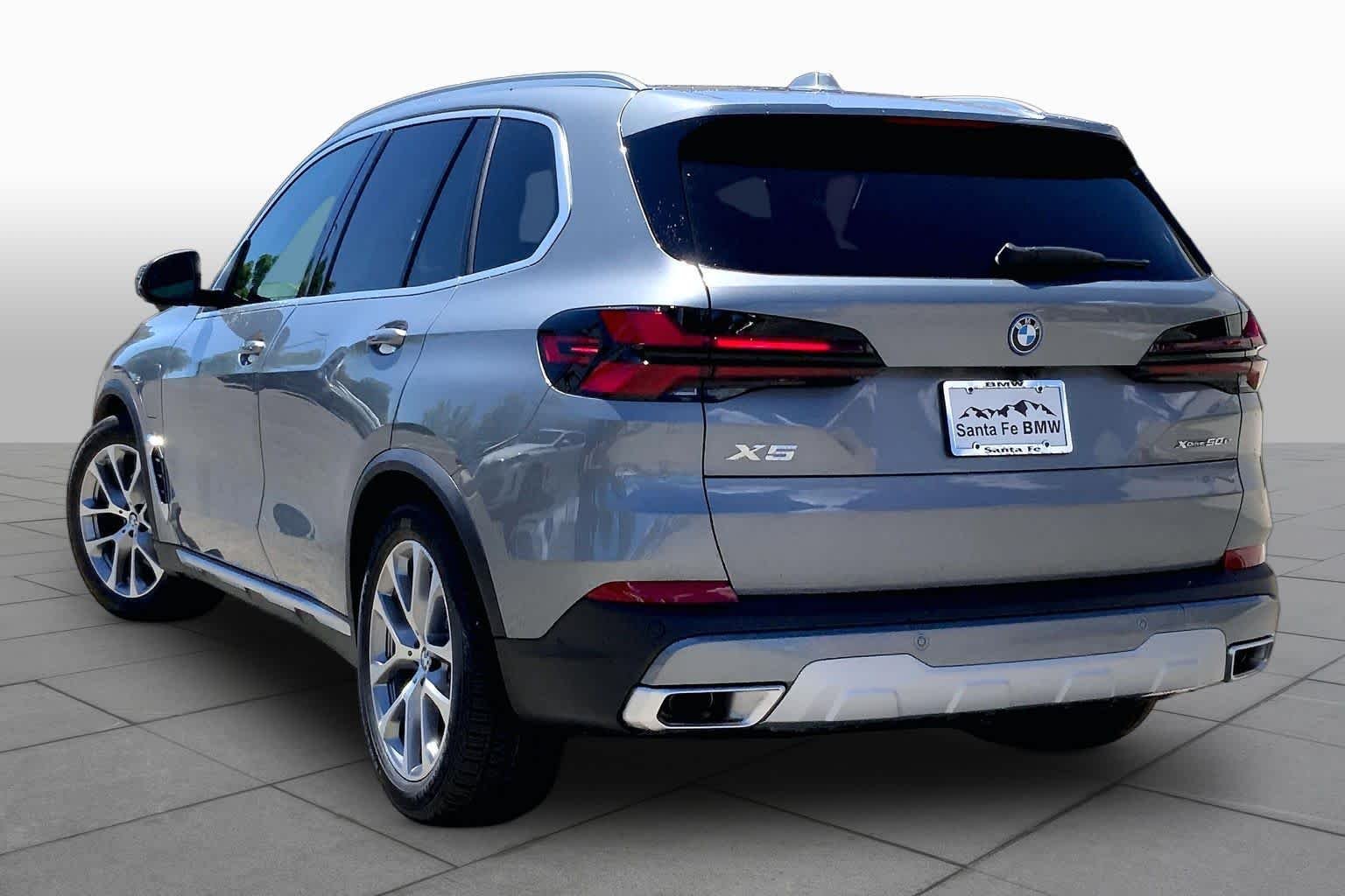 New 2026 Skyscraper Grey Metallic BMW xDrive50e image 12