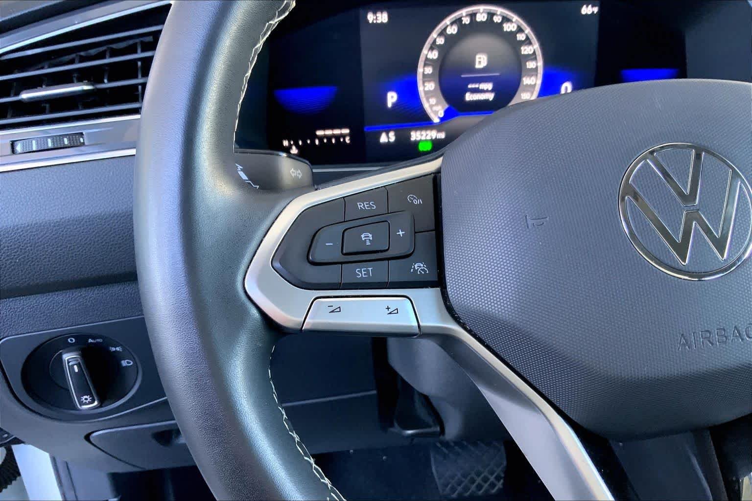 2022 Volkswagen Tiguan SE - Photo 24