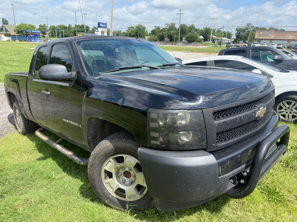 Used 2008 Black Chevrolet Work Truck image 4