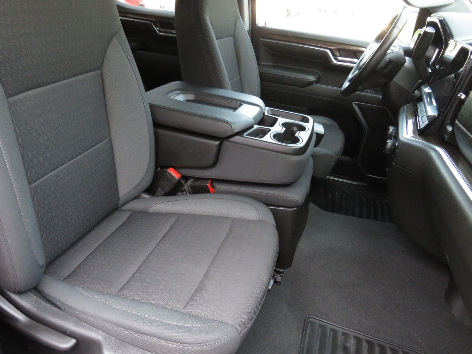 Used 2024 Lakeshore Blue Metallic Chevrolet LT image 29