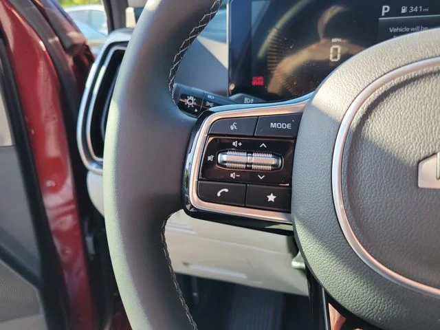 2025 Kia Sorento S - Photo 11