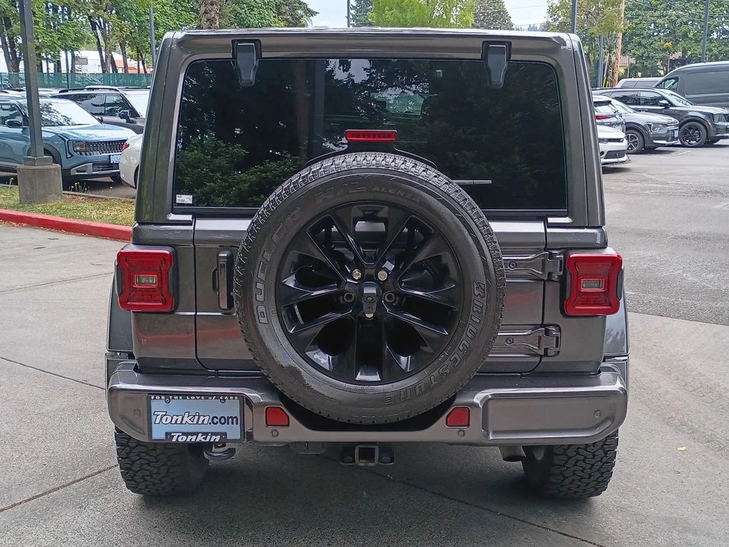 Used 2021 Granite Crystal Metallic Clearcoat Jeep Unlimited Sahara High Altitude image 5