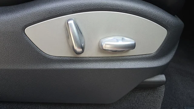 Used 2018 Black Porsche Base image 27