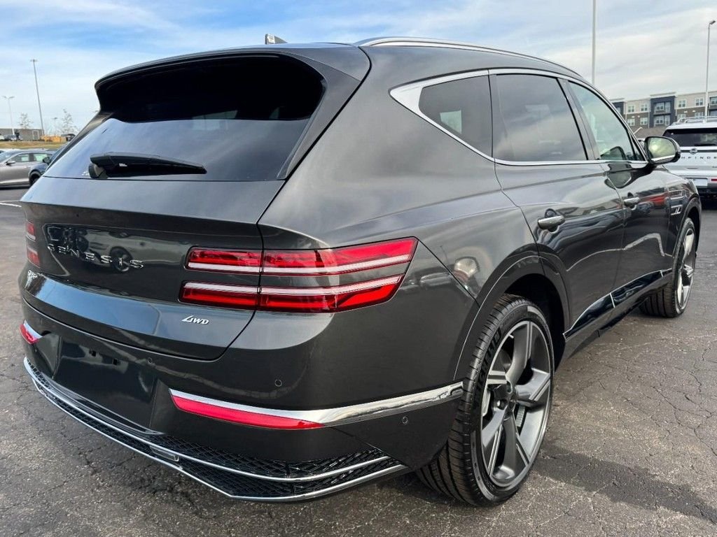 Used 2026 Makalu Gray Genesis 2.5T Prestige image 3