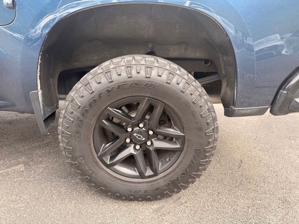 Used 2021 Blue Metallic Chevrolet LT Trail Boss image 17